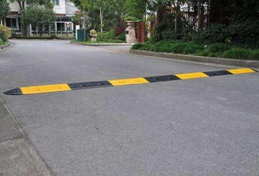 青岛减速带多少钱一米 青岛减速带多少钱一米