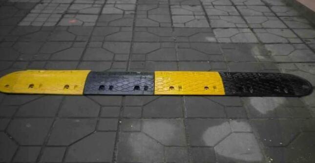 施工时减速带安装距离多少合适